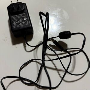 Switching Power Adapter for Electronics